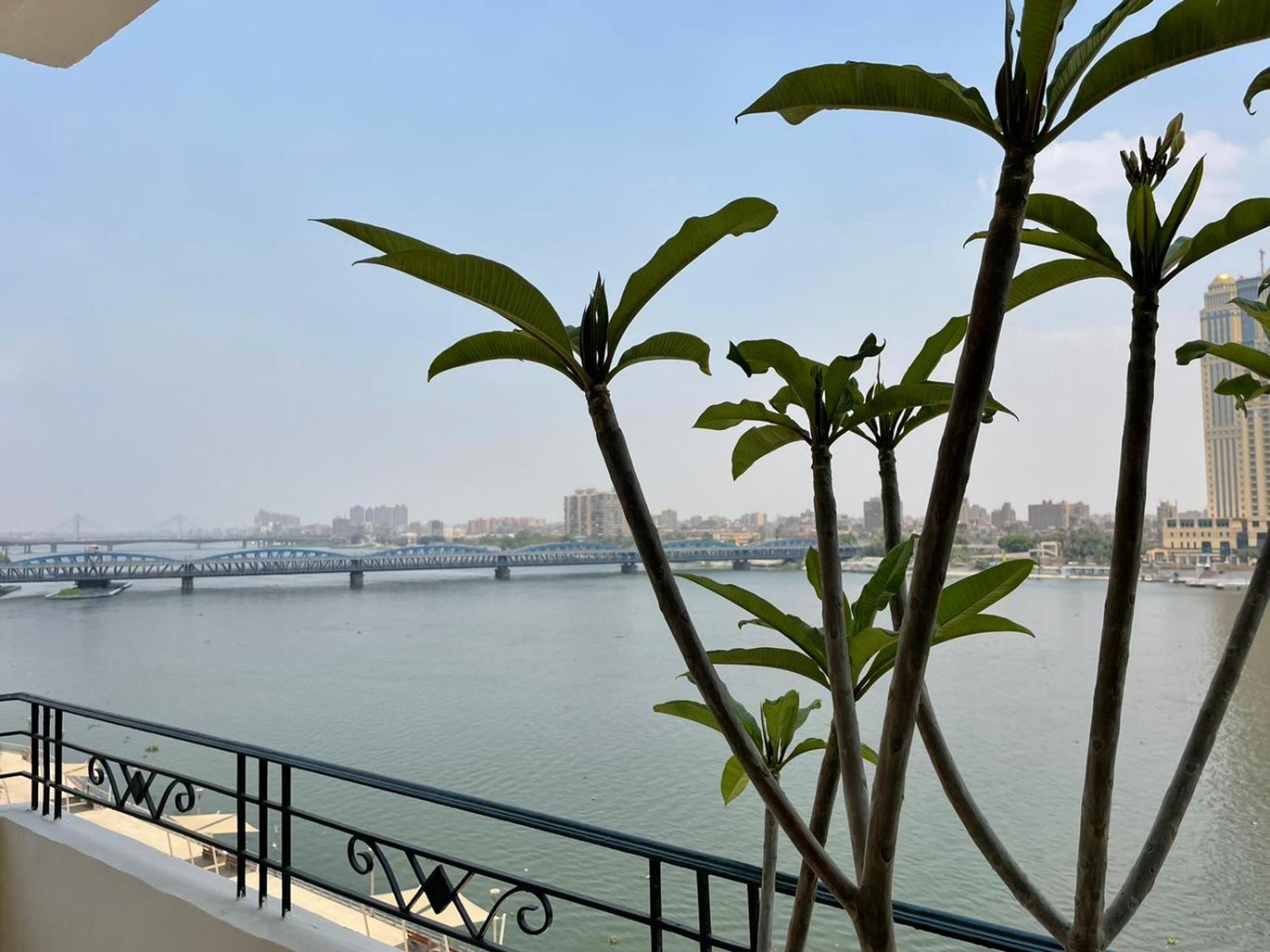 Luxury On The Nile - Zamalek Apartments Кайро Екстериор снимка