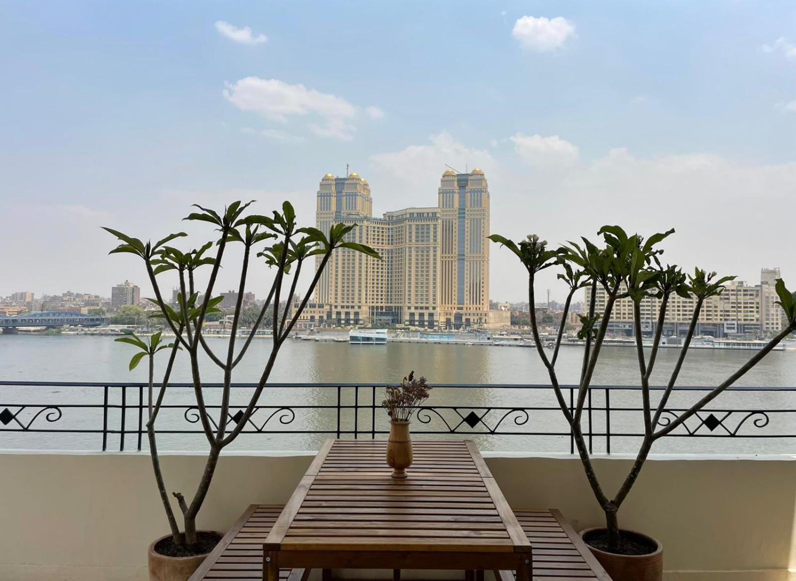 Luxury On The Nile - Zamalek Apartments Кайро Екстериор снимка