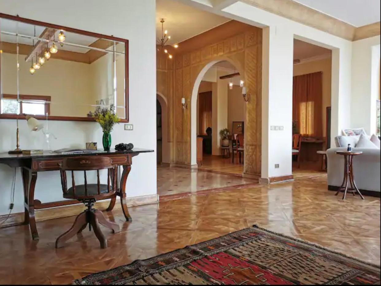 Luxury On The Nile - Zamalek Apartments Кайро Екстериор снимка